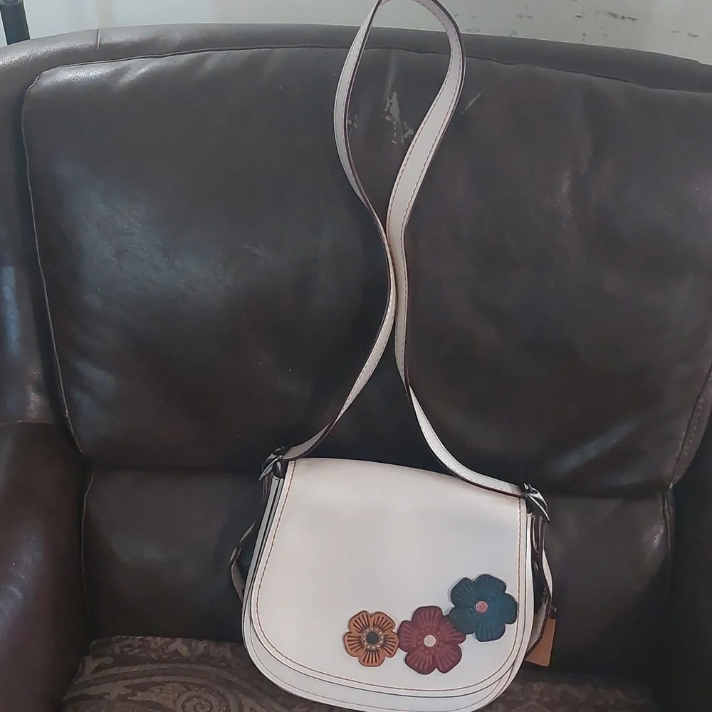Coach Tea Rose Saddle Bag - Picture 2 of 11